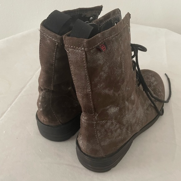Women’s Size 9M Boots - Picture 2 of 4